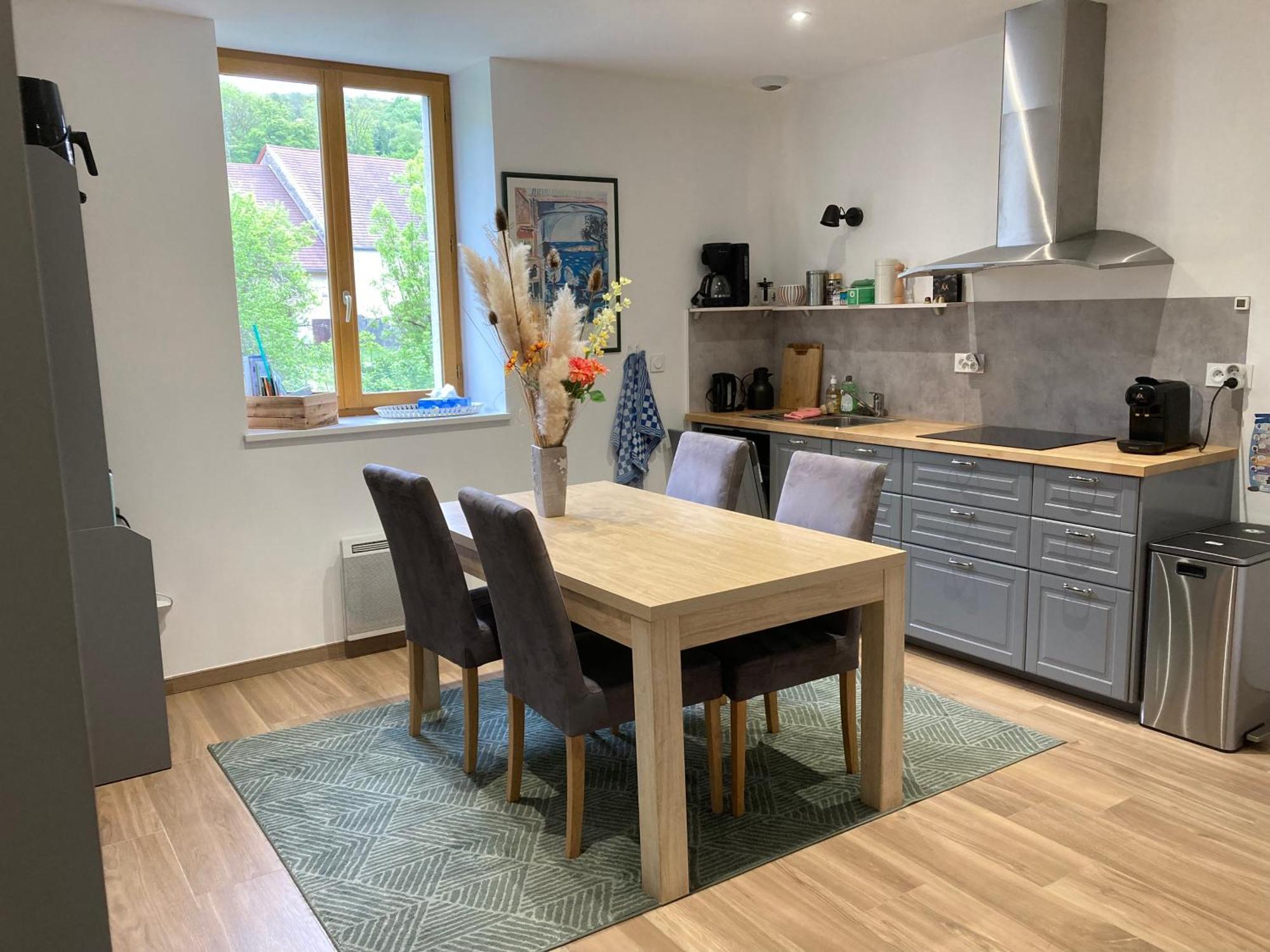 Spacious Apartment In Old Farm Close To Lac De Vouglans La Tour-du-Meix Ngoại thất bức ảnh
